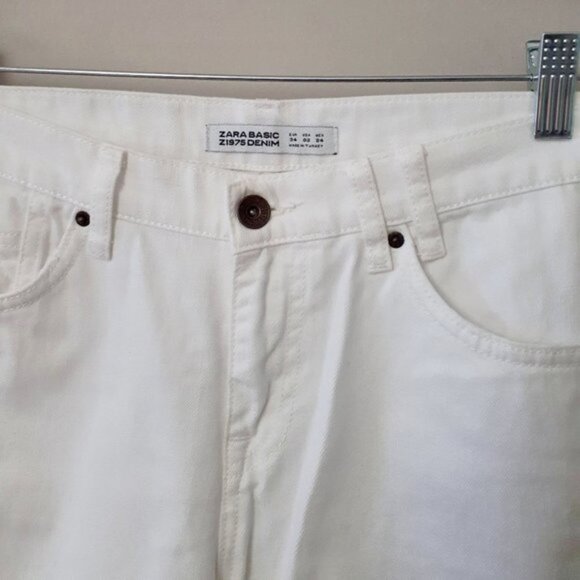 EUC Zara white denim relaxed fit, mid-rise distressed ripped jeans, 2 - Picture 6 of 7